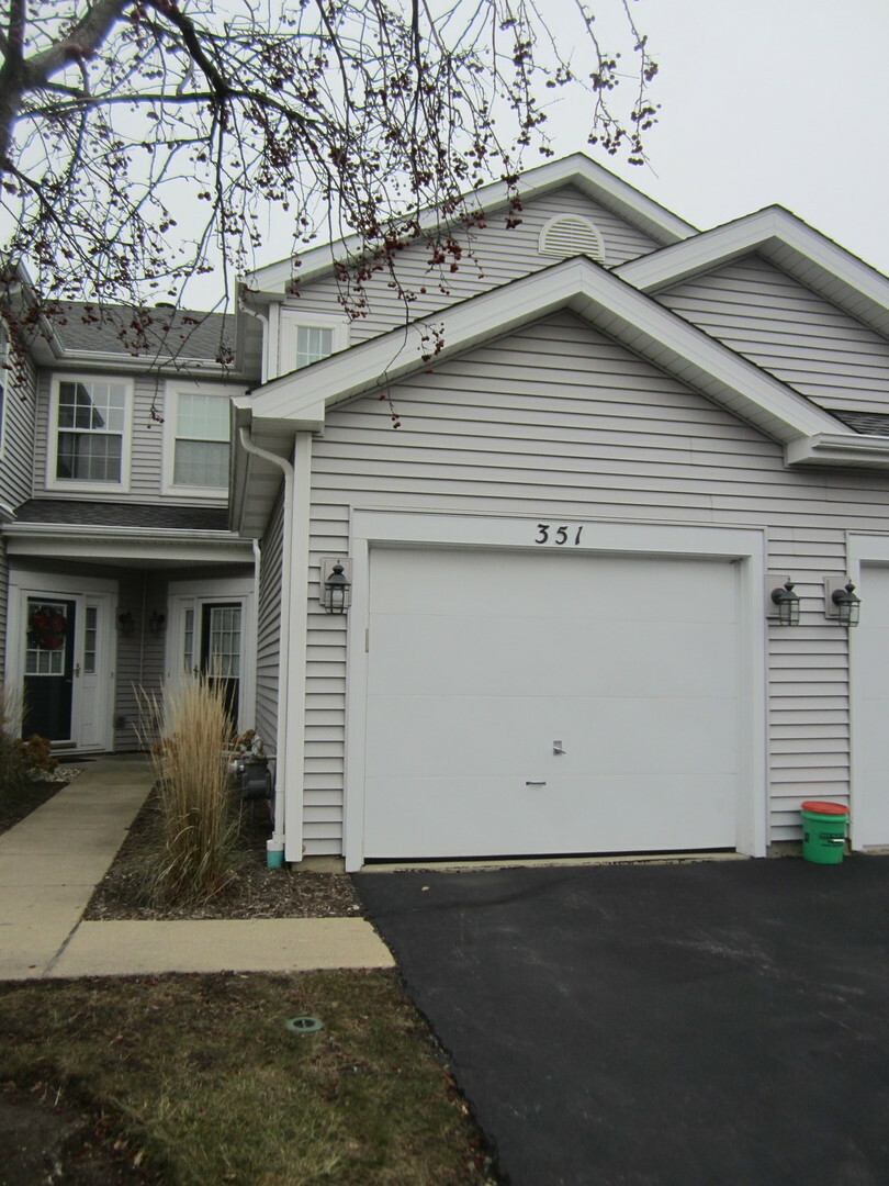 Property Photo:  351 Glen Byrn Court 8351A  IL 60194 