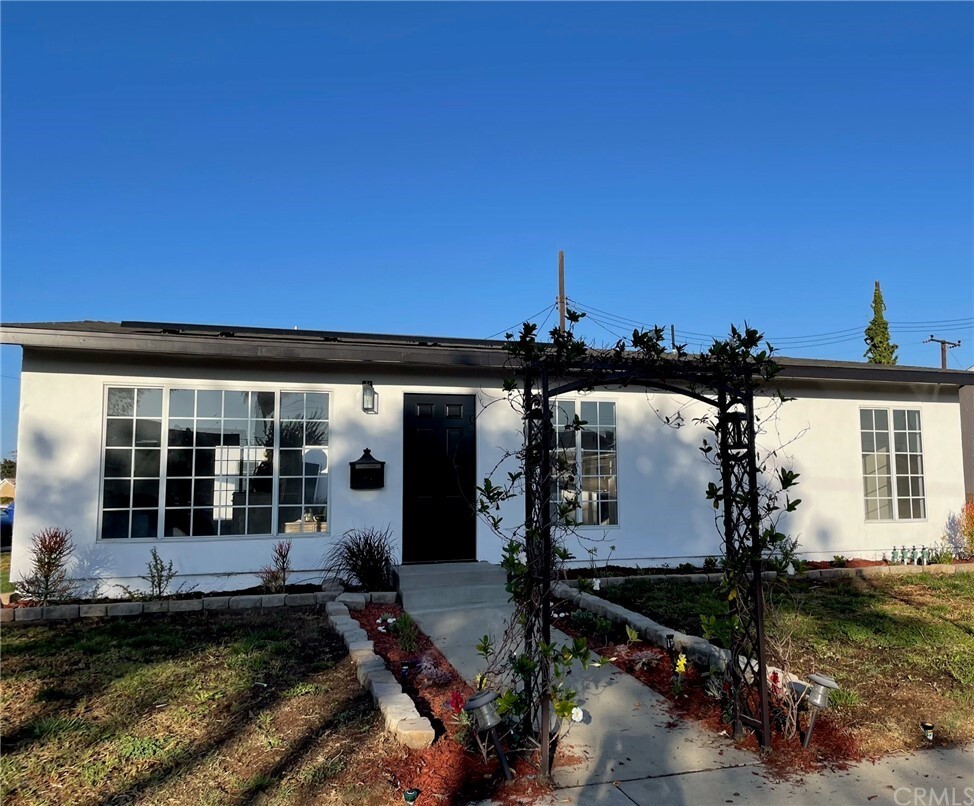 Property Photo:  965 Oasis Drive  CA 90502 