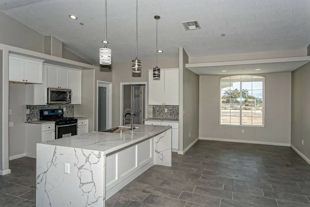 Property Photo:  18648 Lilac Street  CA 92345 