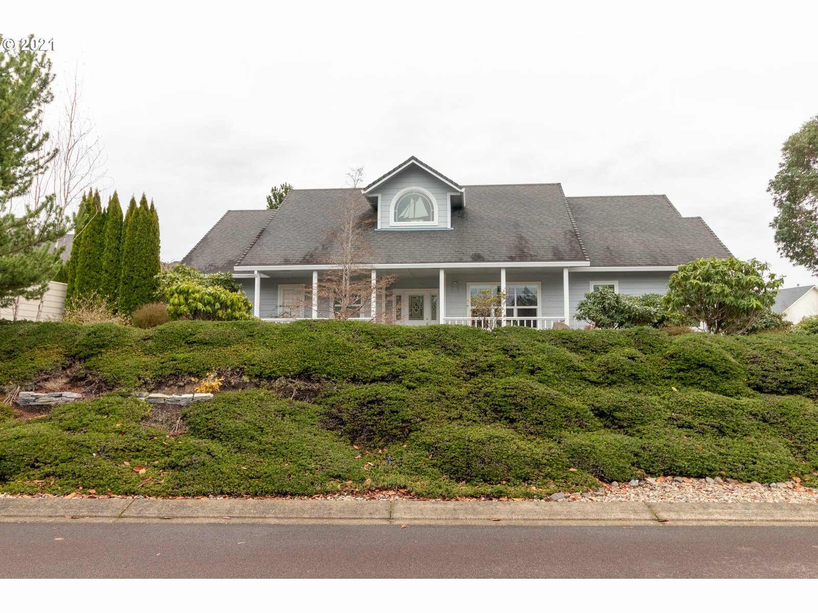 Property Photo:  2515 Willow Crest Ct  OR 97439 