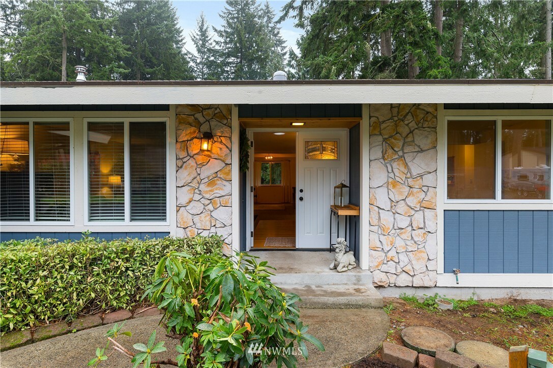 Property Photo:  3052 SE Forest Villa Court  WA 98366 