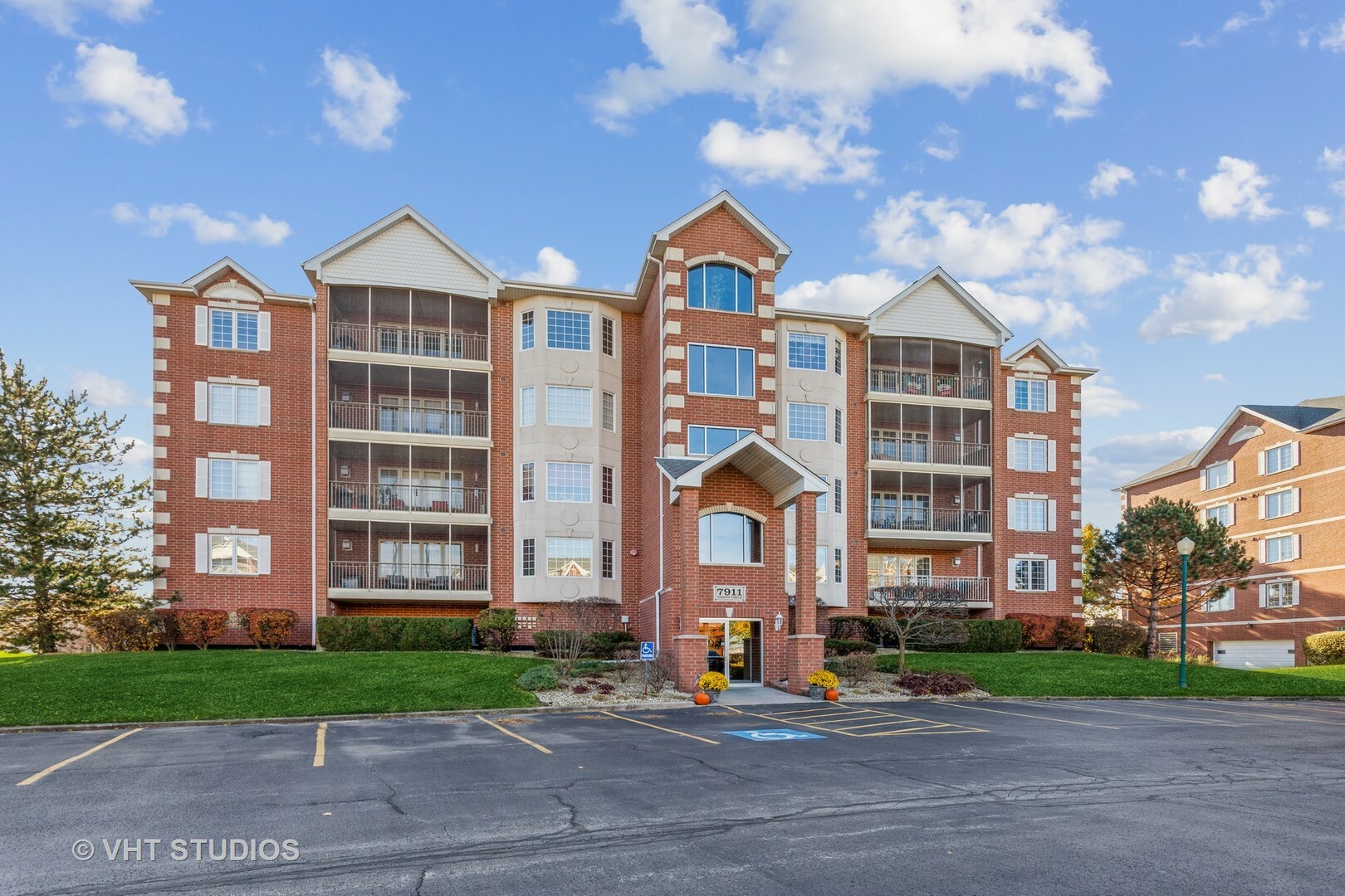 Property Photo: 7911 Trinity Circle 1sw IL 60487