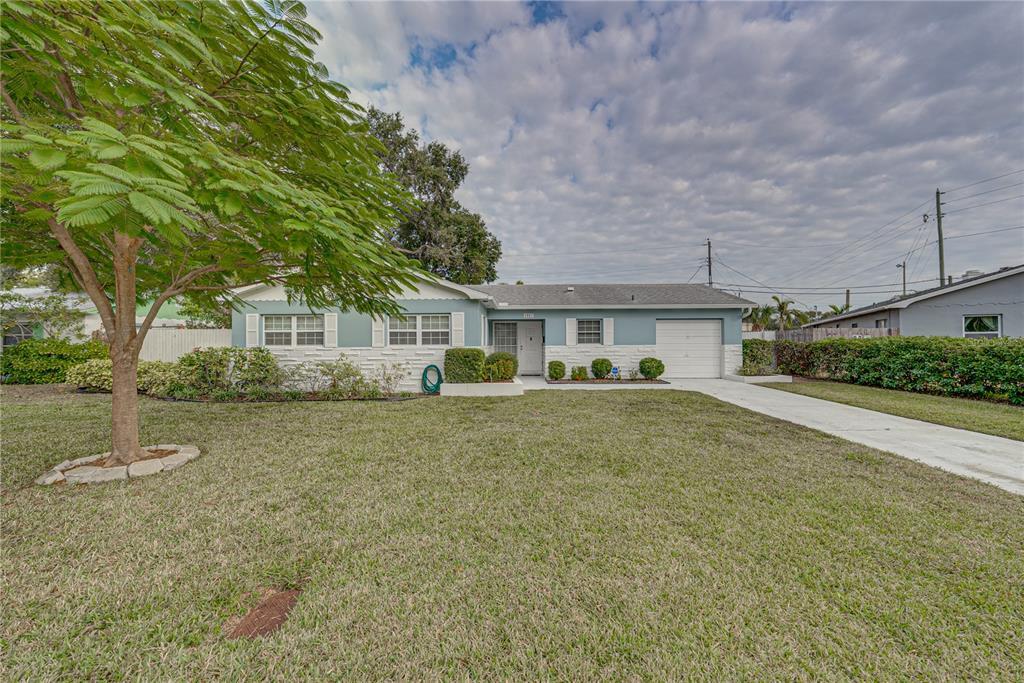Property Photo: 2651 66th Way N FL 33710