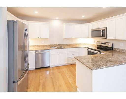 Property Photo: 14 Stratford Village Dr 14 MA 01527
