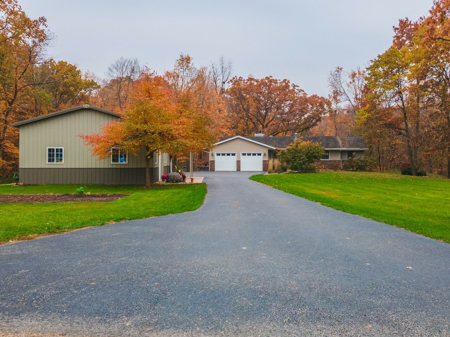 Property Photo:  1525 Timberline Road  IL 61729 