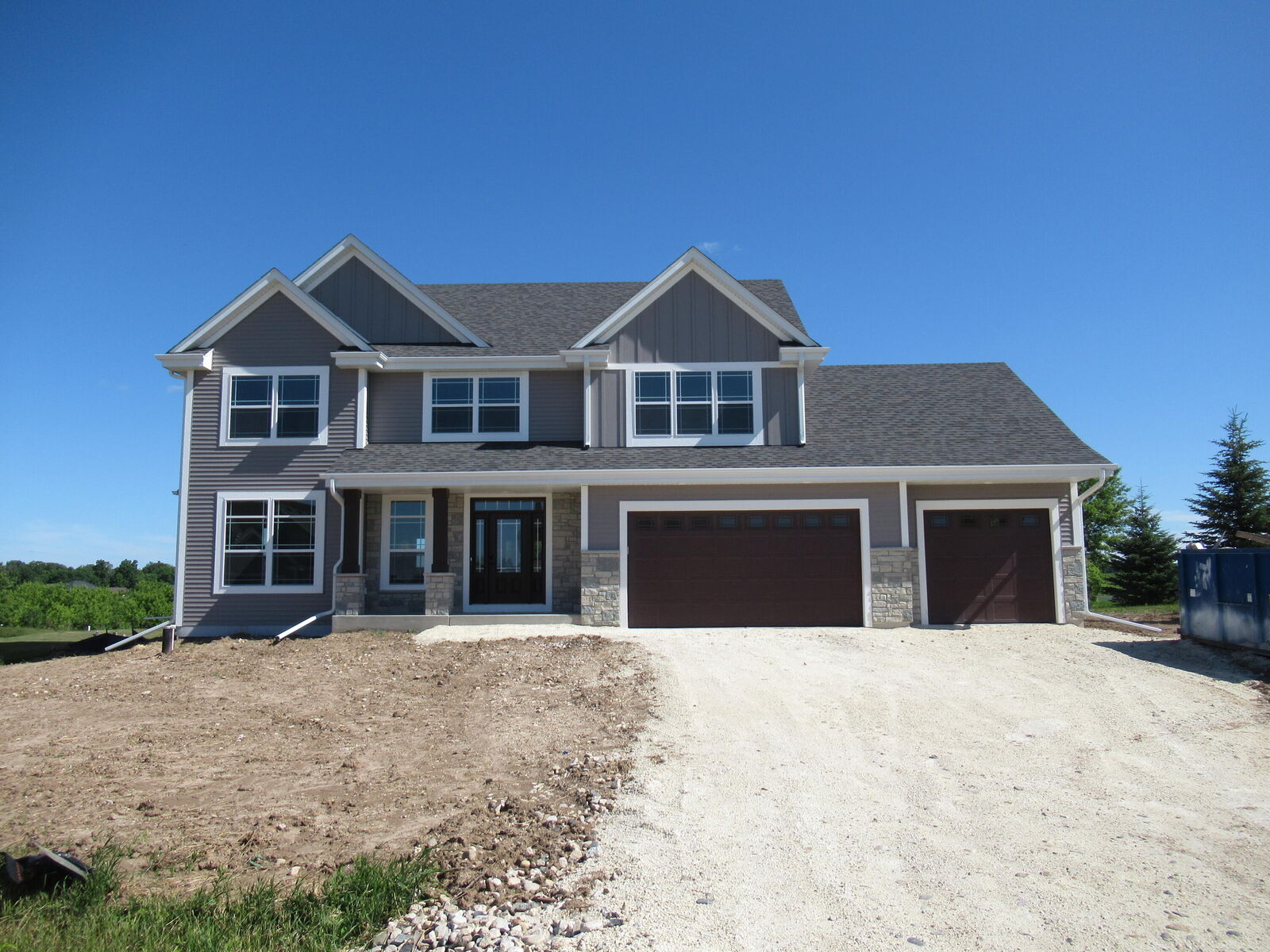 Property Photo:  2900 Loretta Ln  WI 53090 