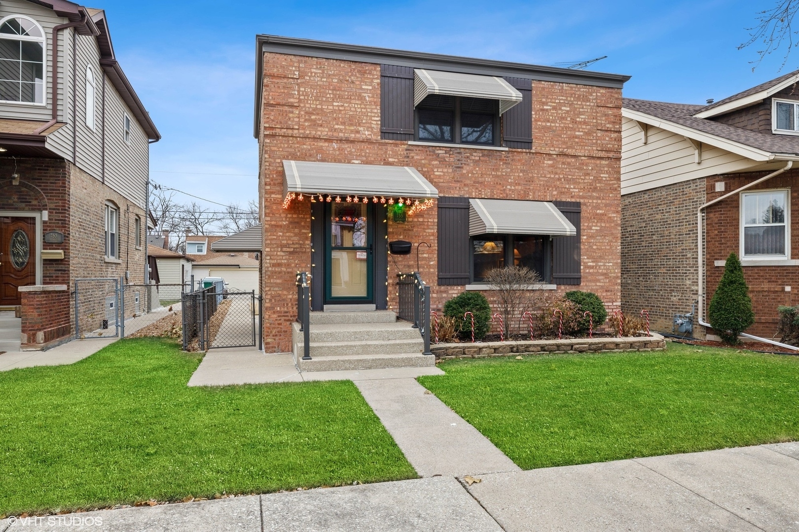 Property Photo: 755 Portsmouth Avenue IL 60154