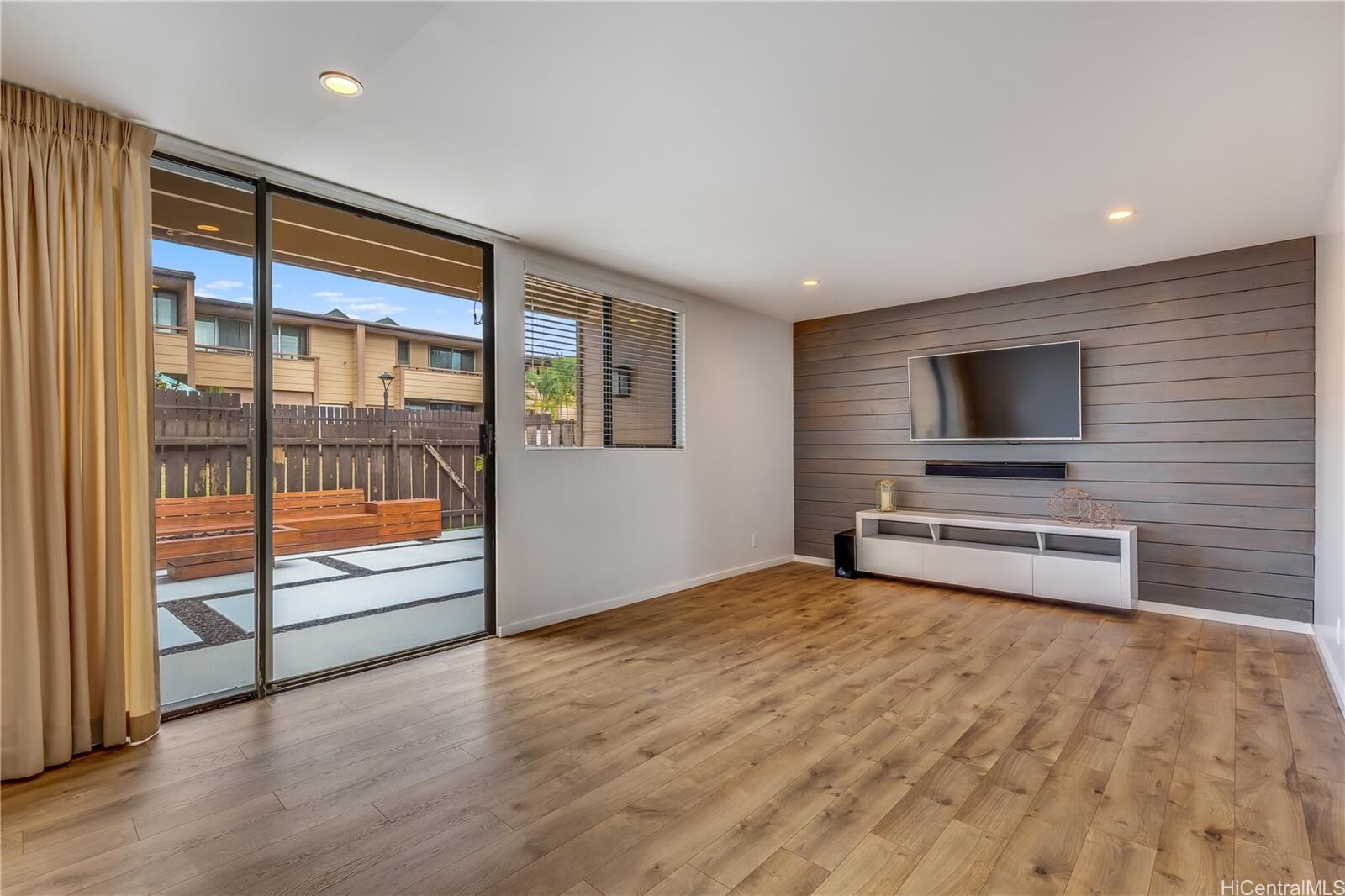 Property Photo:  94-364 Kapuahi Street 60  HI 96789 