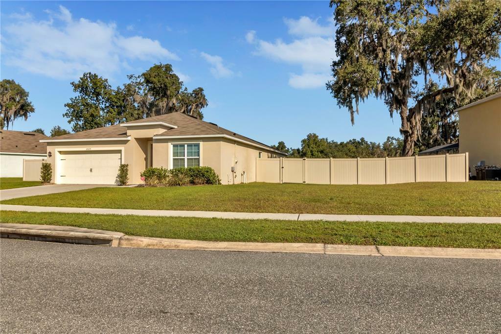 Property Photo:  10525 Bronze Leaf Court  FL 34788 