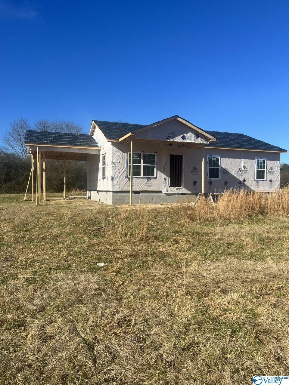 Property Photo:  105 County Road 1840  AL 35016 