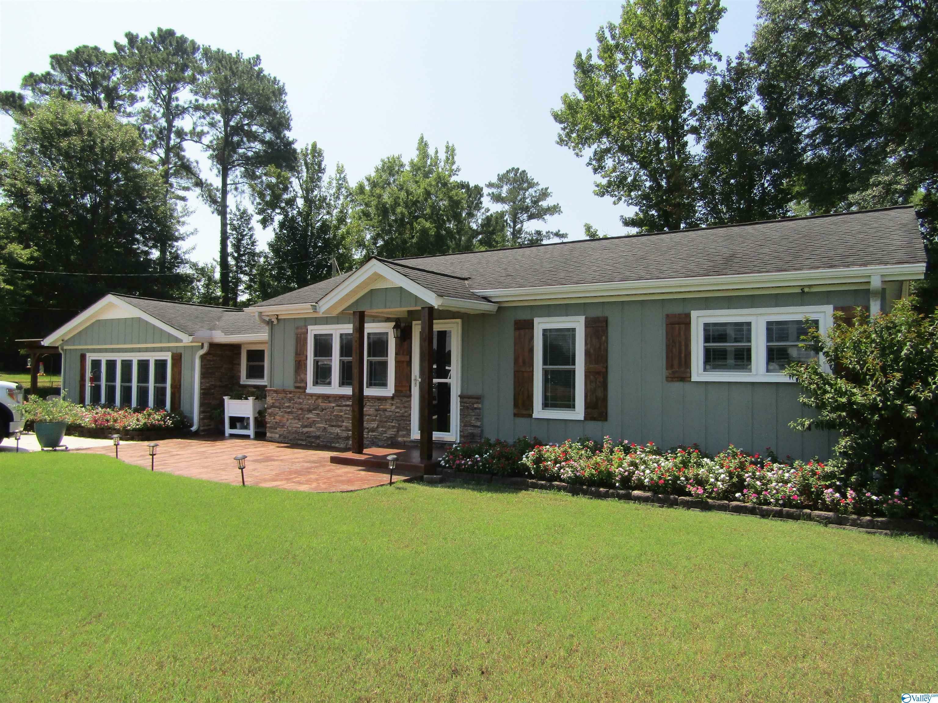 Property Photo:  3245 E Meighan Boulevard  AL 35903 