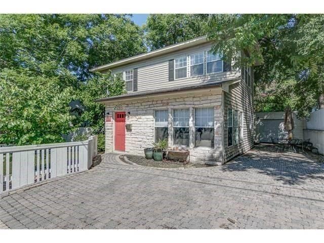 Property Photo:  802 Oakland Avenue  TX 78703 