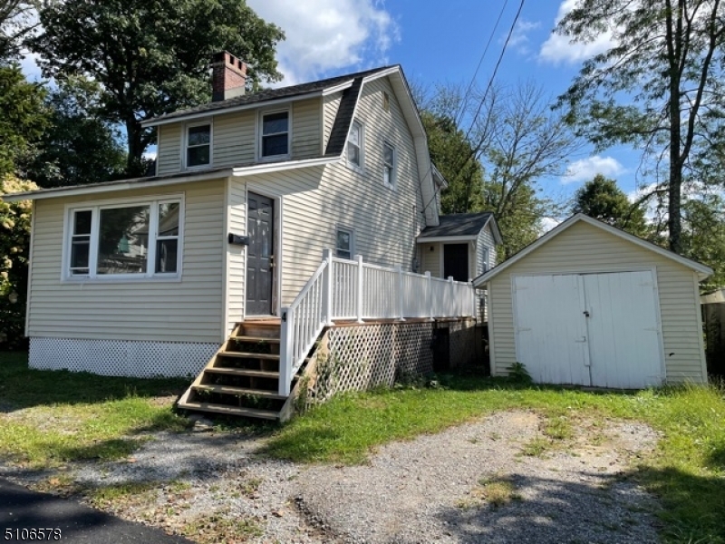 Property Photo:  4 Lakeview Ave  NJ 07828 