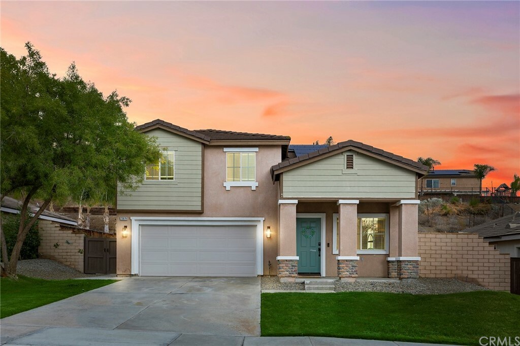 Property Photo: 23678 Cheyenne Canyon Dr CA 92587