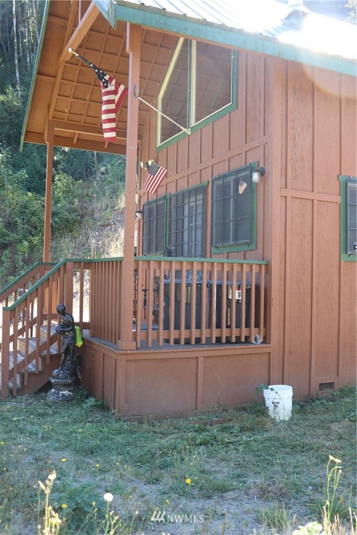 Property Photo: 5646 State Route 508 WA 98356