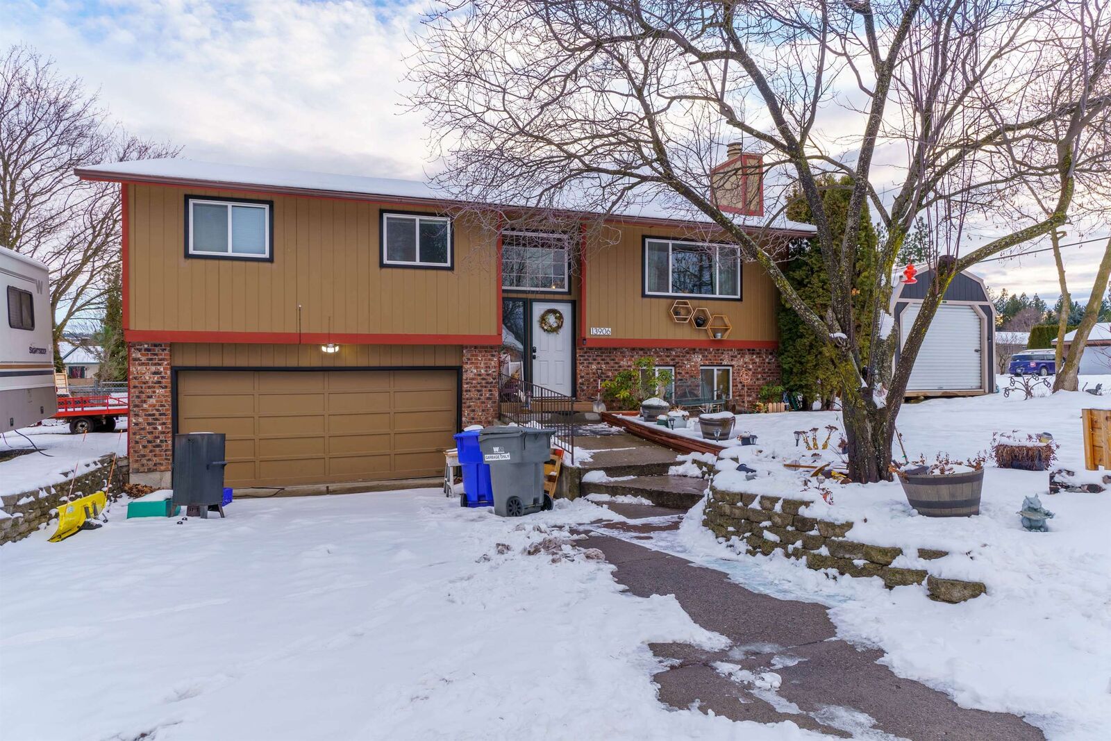 Property Photo: 13906 E 20th Ave WA 99037