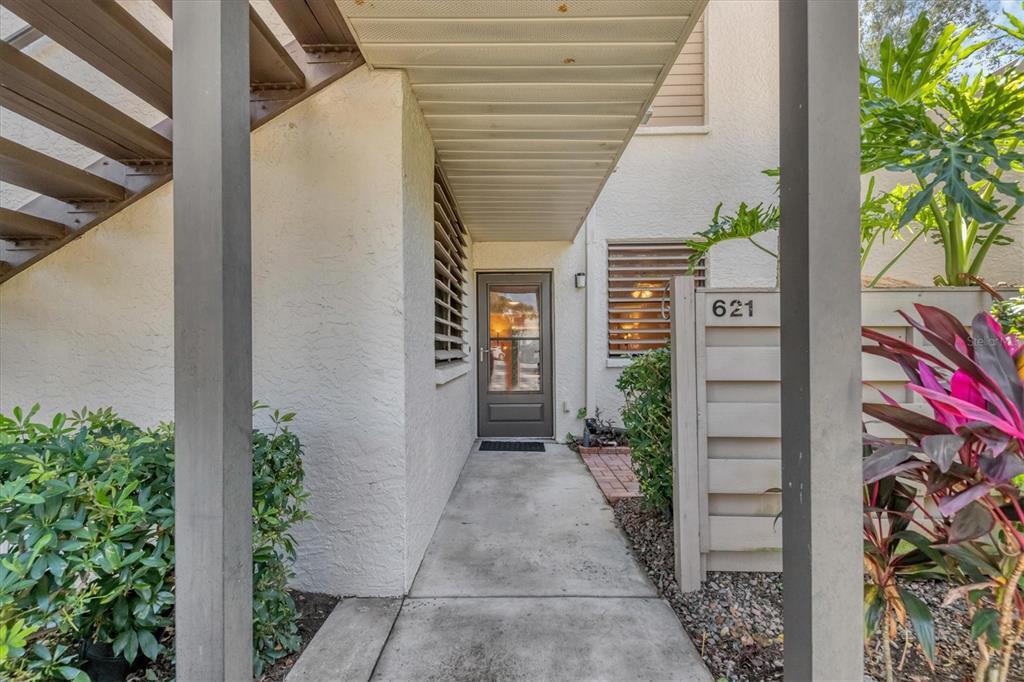 Property Photo: 621 Woodlawn Drive 621 FL 34210