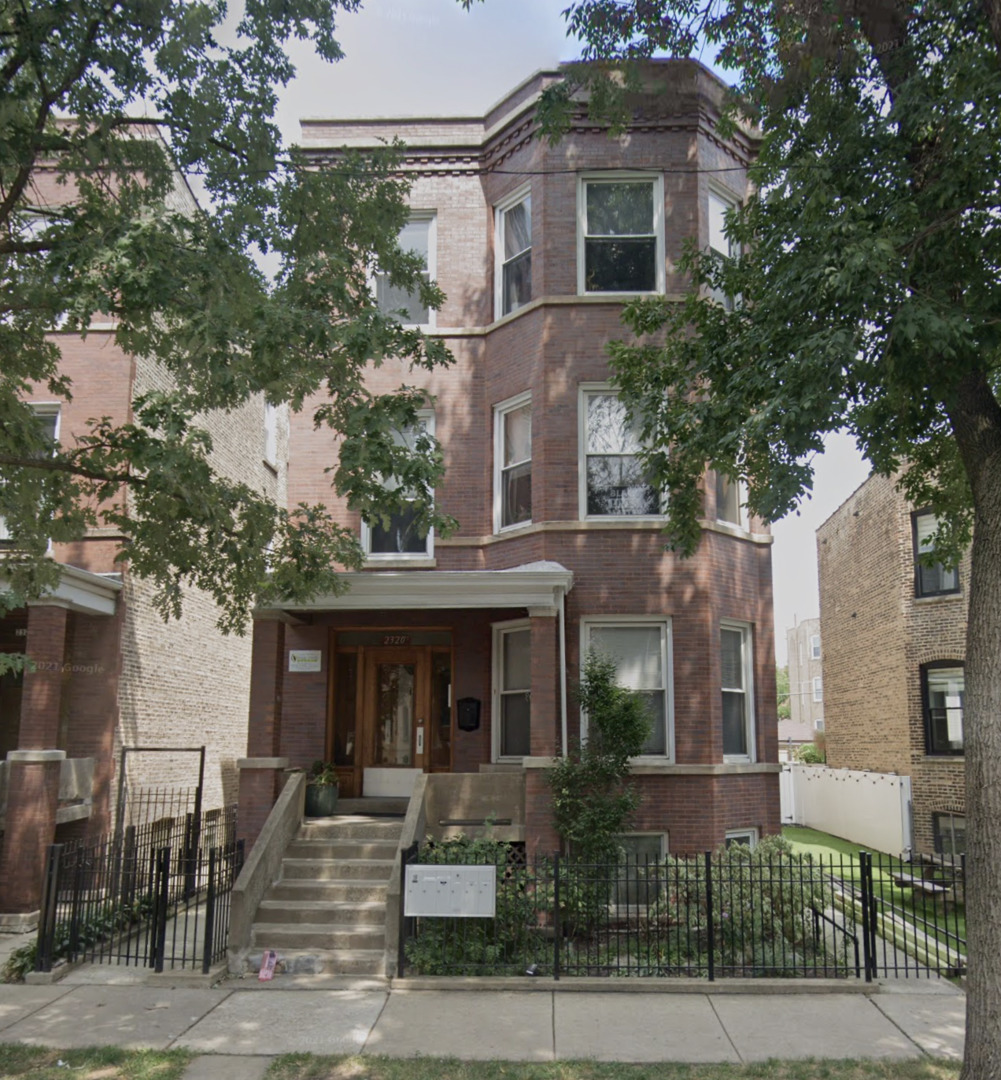 Property Photo: 2320 W Iowa Street 2F IL 60622