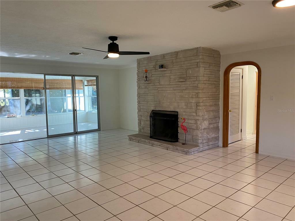 Property Photo:  2236 Tulip Street  FL 34239 