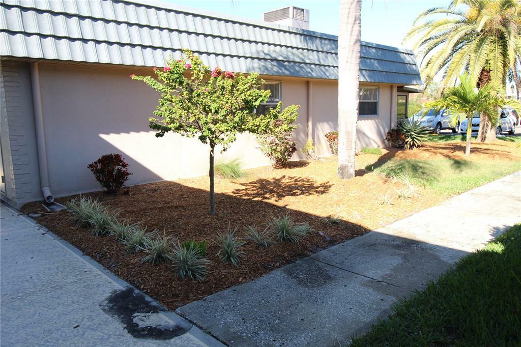 Property Photo:  1802 Bedford Terrace 170  FL 33573 