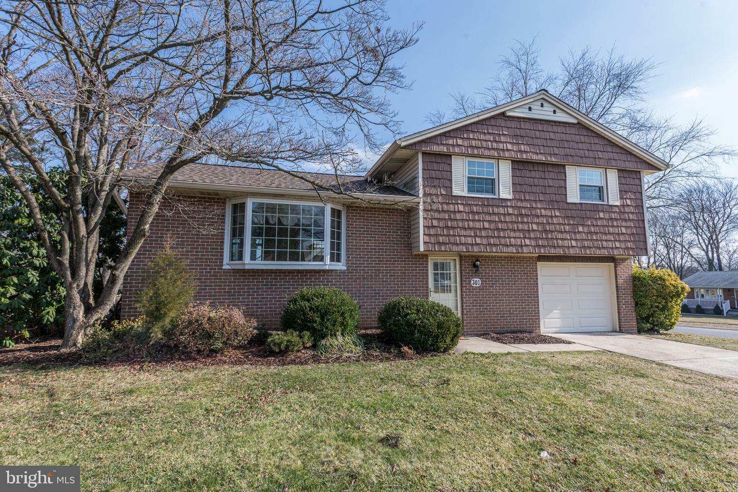Property Photo: 301 Royal Oak Drive MD 21015