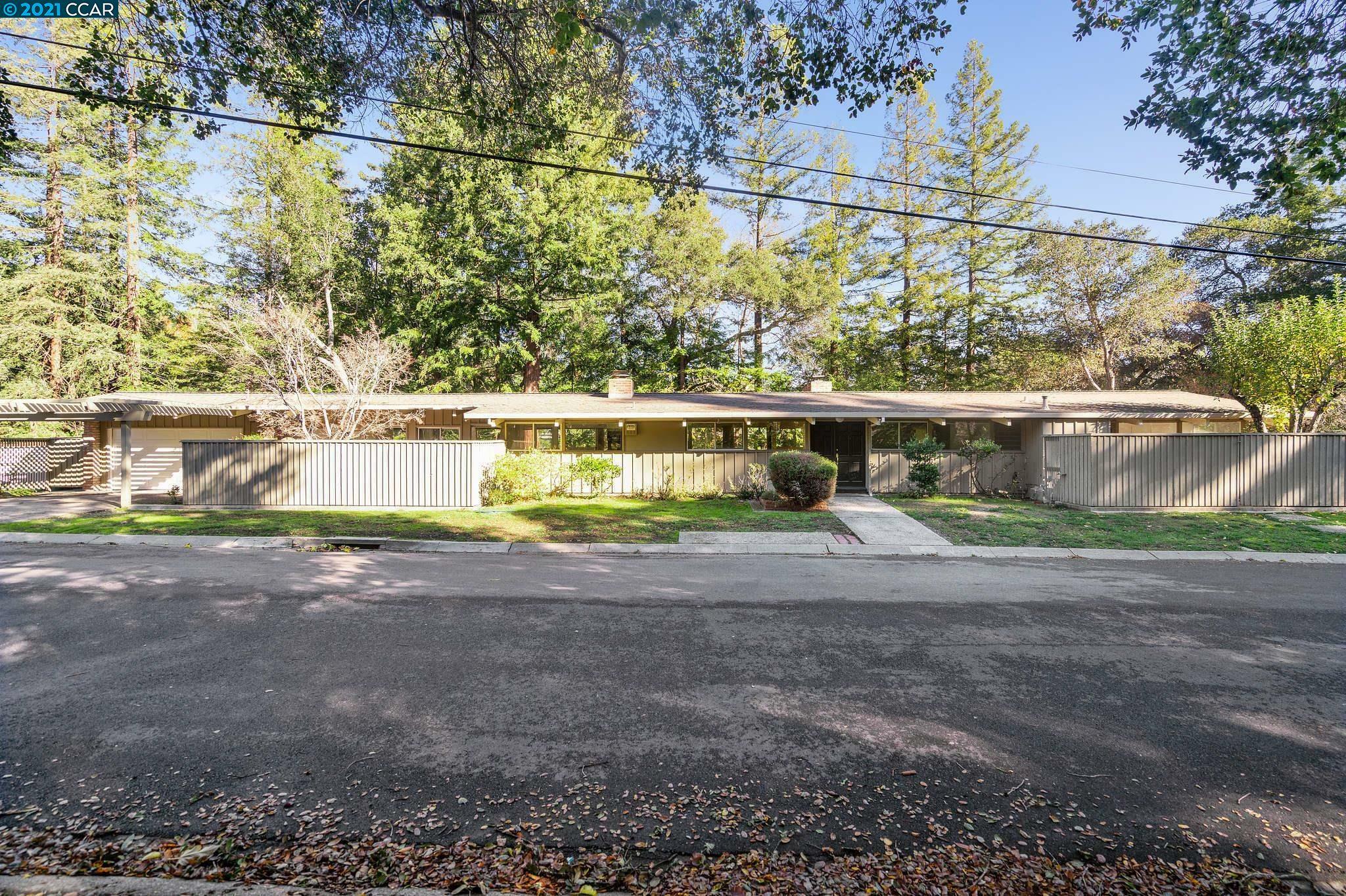 Property Photo:  2 Dos Encinas  CA 94563 