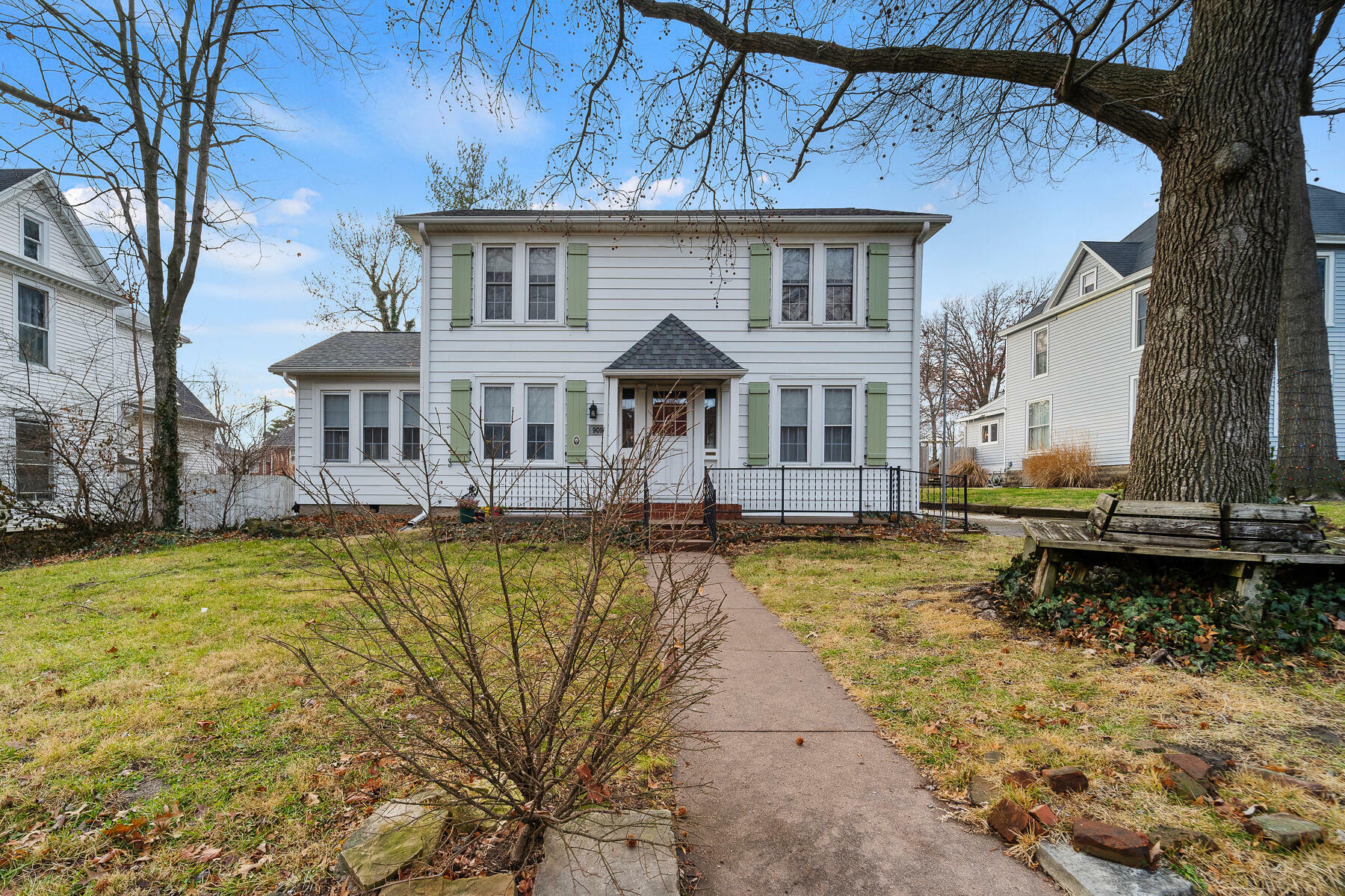 Property Photo:  909 Court Street  MO 65251 