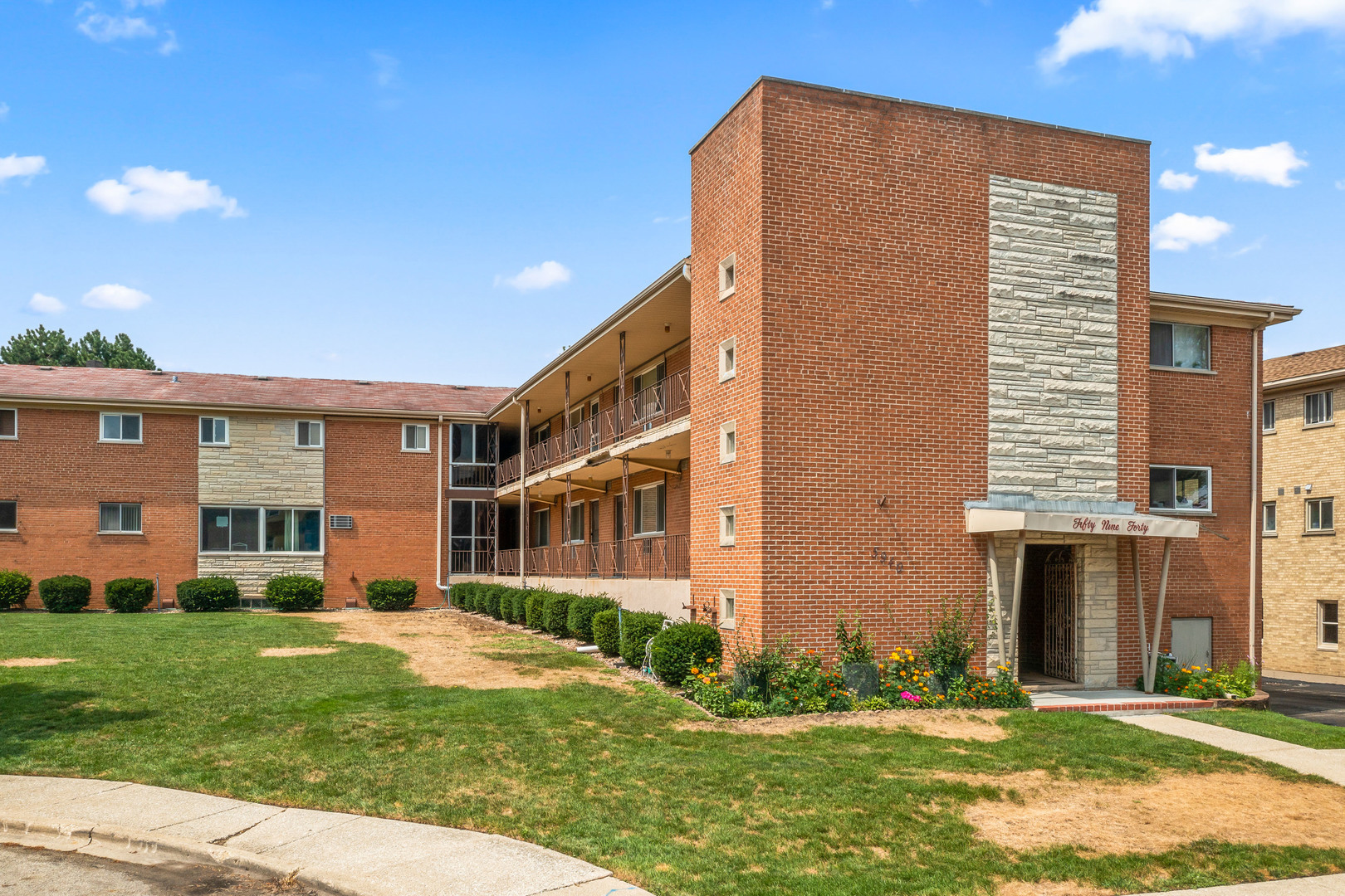 Property Photo: 5940 N Odell Avenue 6A IL 60631
