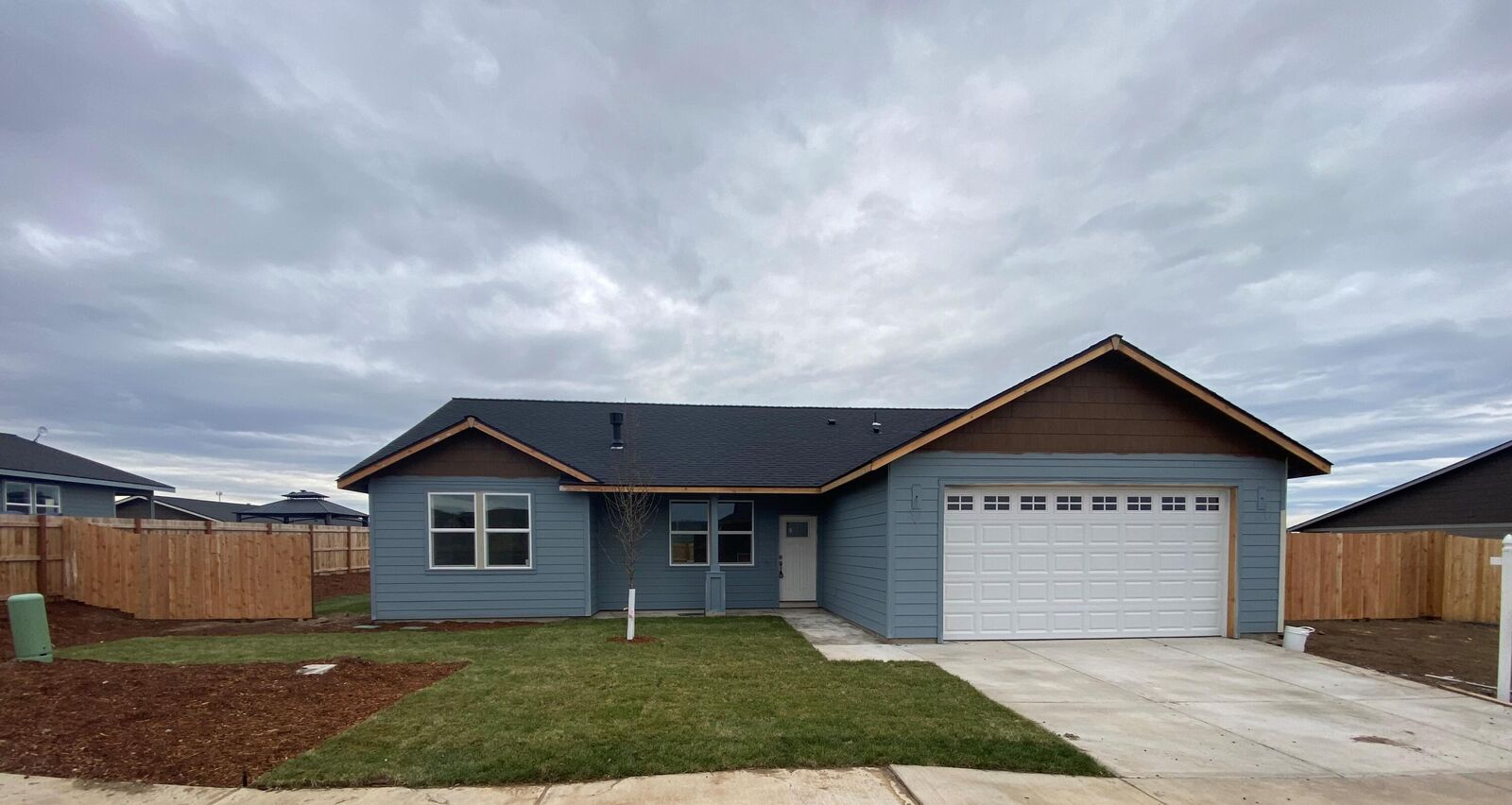 Property Photo:  515 SE Segoviano  OR 97741 