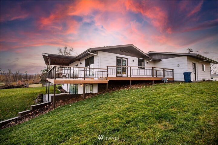 Property Photo:  1319  Barleen Drive  WA 99362 