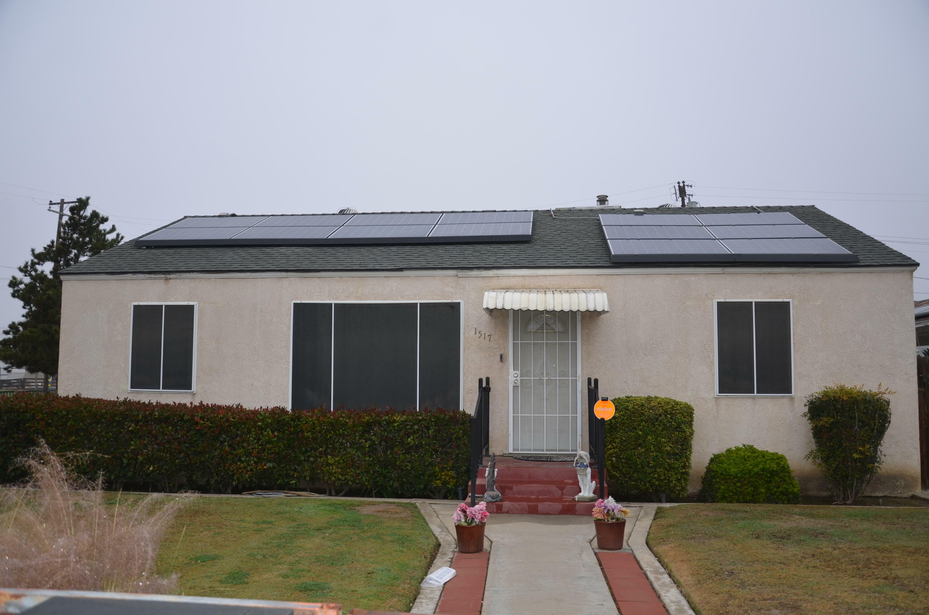 Property Photo:  1517 Kelly Street  CA 93304 