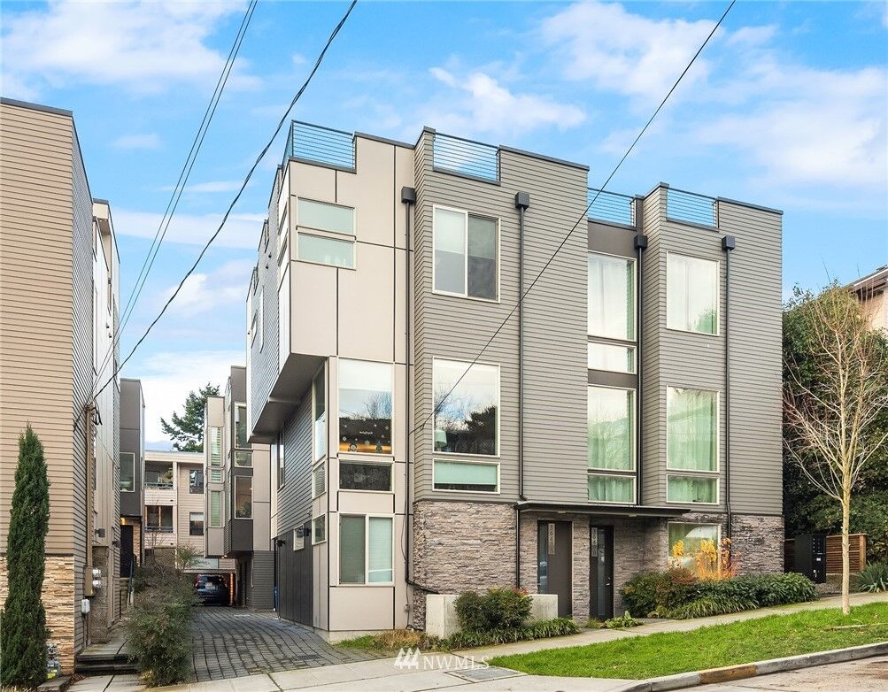 Property Photo: 3645 Dayton Avenue N B WA 98103