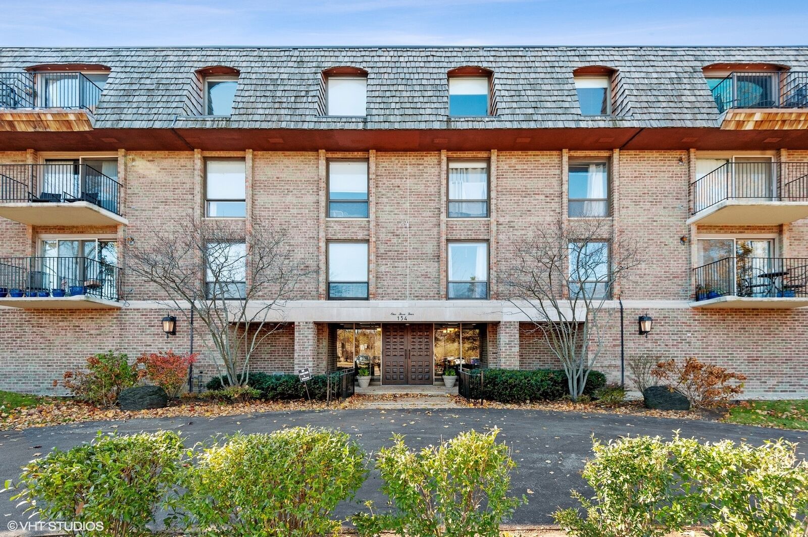 Property Photo:  134 Green Bay Road 208  IL 60093 