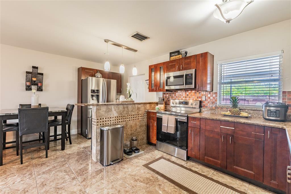 Property Photo: 4002 Fawn Circle FL 33610