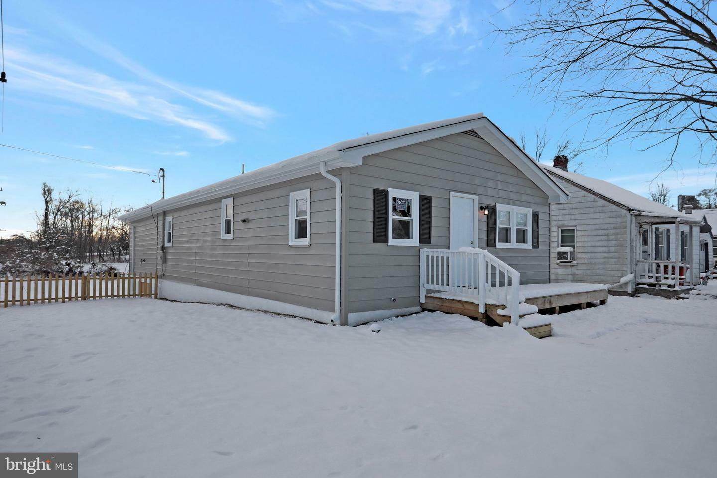 Property Photo: 1200 W Virginia Avenue WV 25401