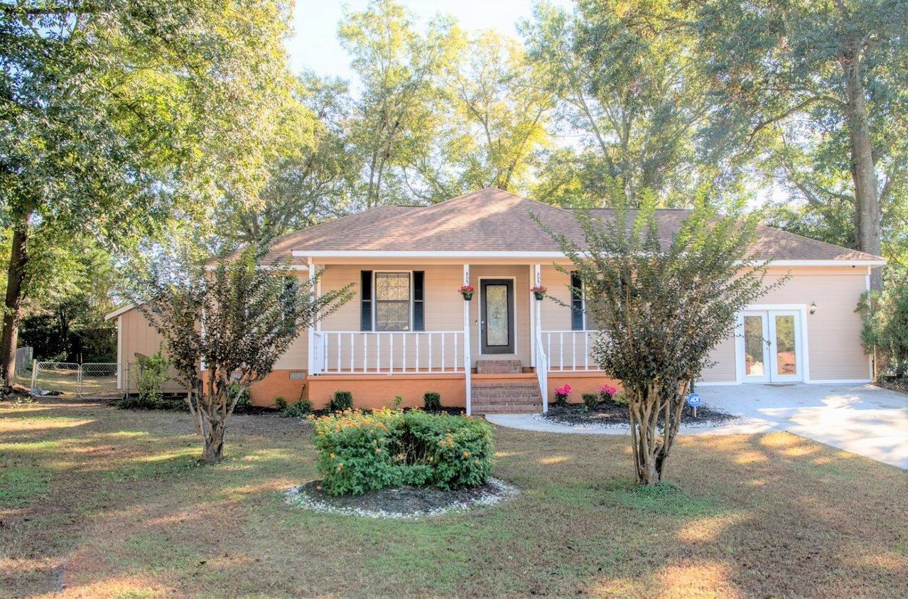 Property Photo: 104 Raina Court GA 31005