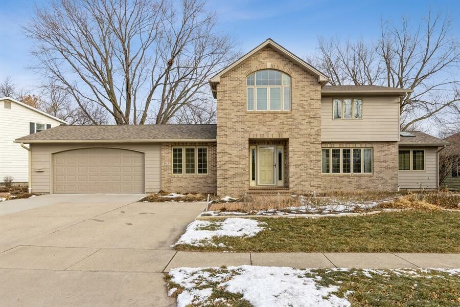 Property Photo:  2512 Eisenhower Avenue  IA 50010 