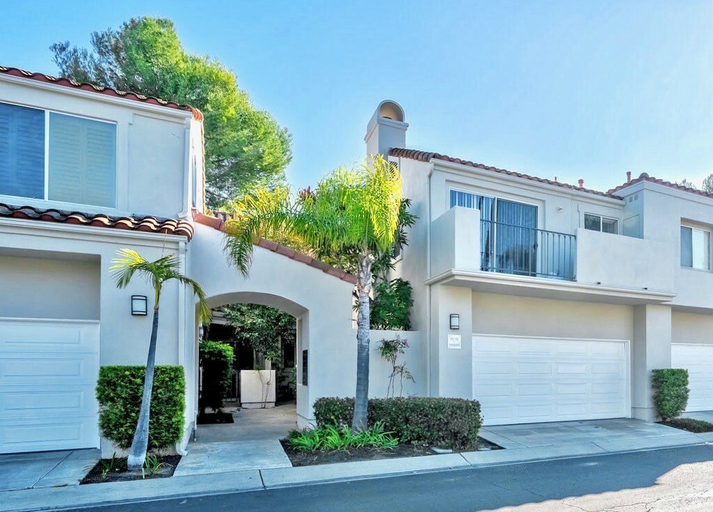 Property Photo:  93 Fleurance Street  CA 92677 