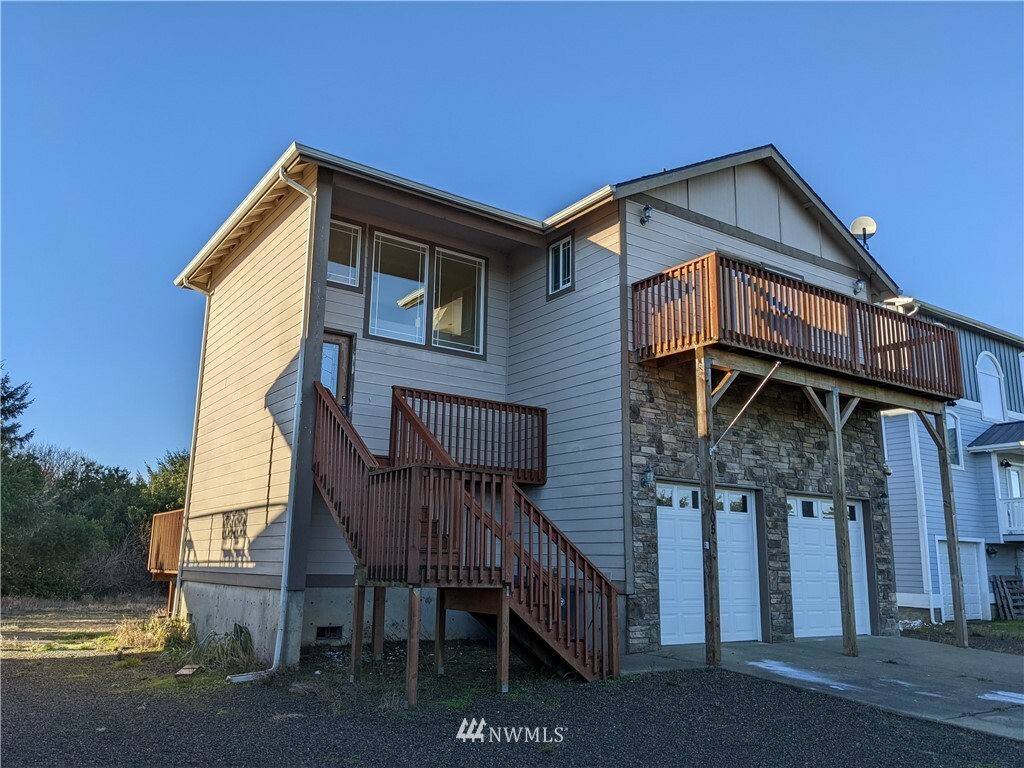 Property Photo:  105 Sand Dune Avenue NW  WA 98569 