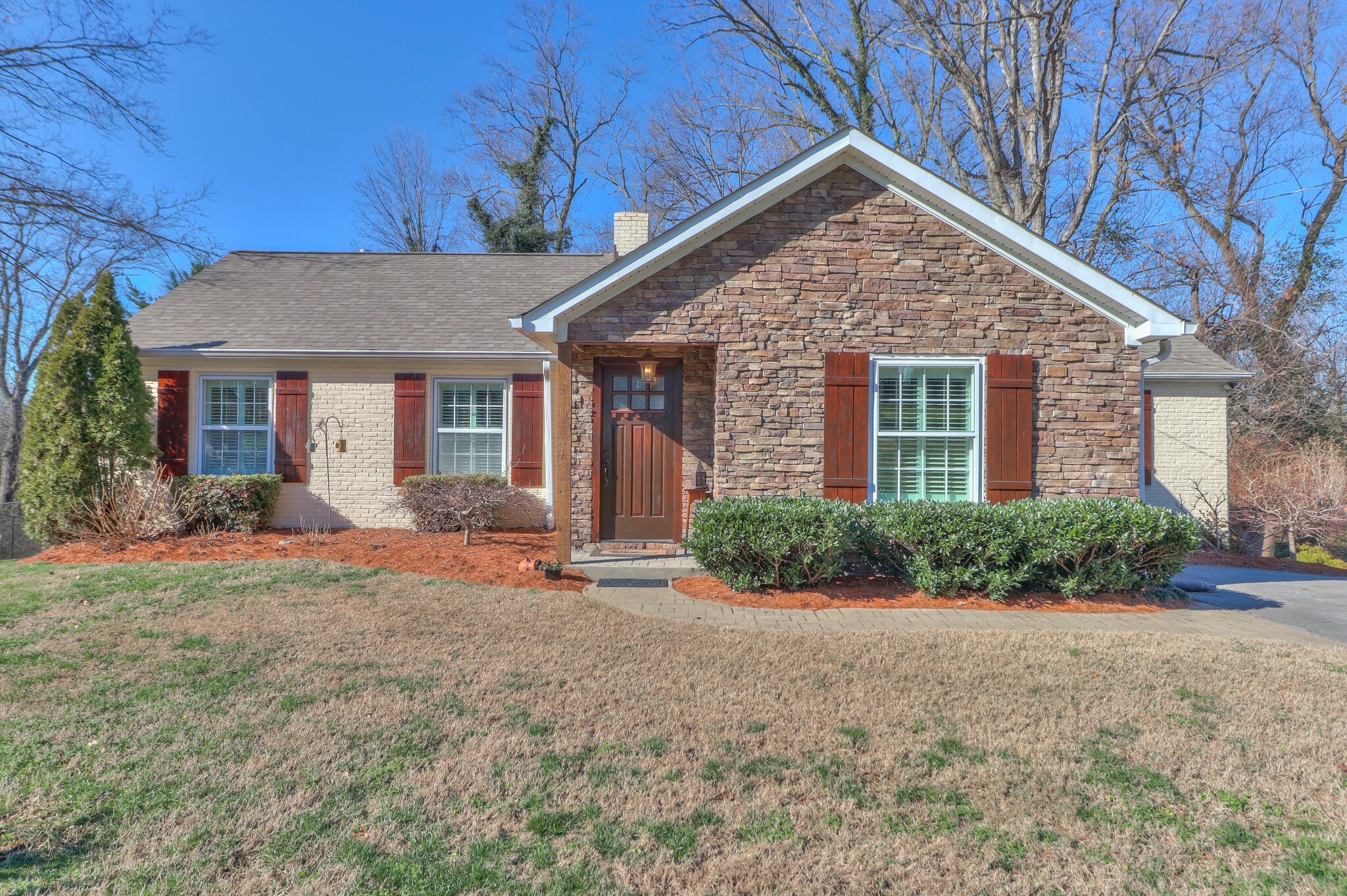 Property Photo:  122 Spring Valley Rd  TN 37214 