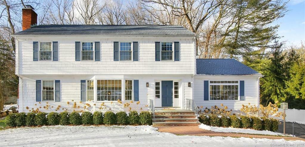 Property Photo:  299 Chestnut Hill Road  CT 06903 
