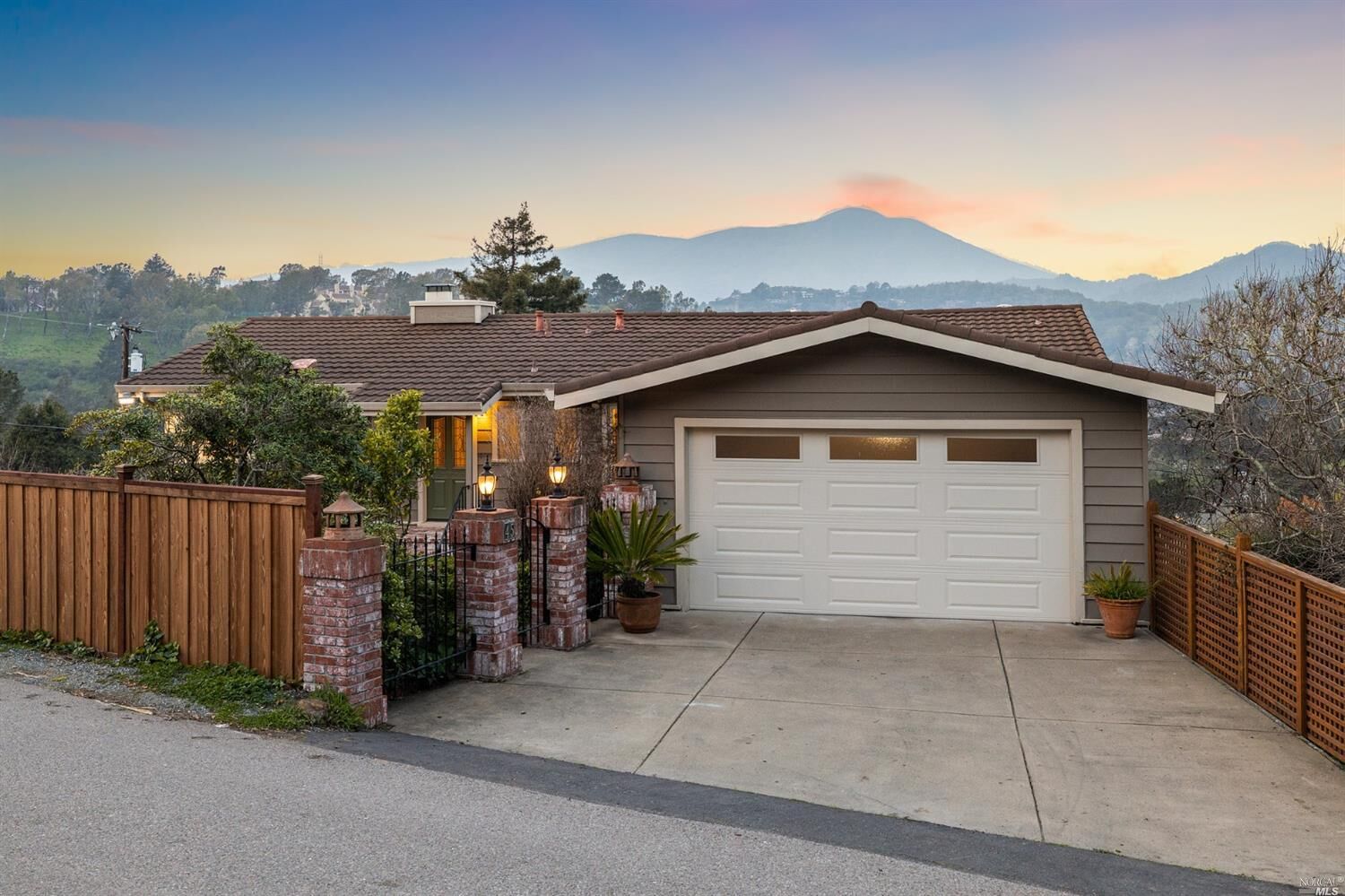 Property Photo:  45 S Knoll Road  CA 94941 