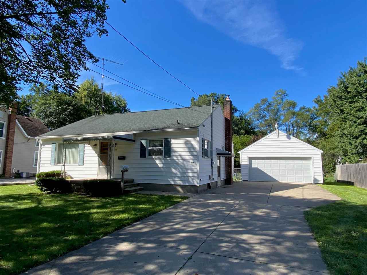 Property Photo: 816 S Ball Street MI 48867