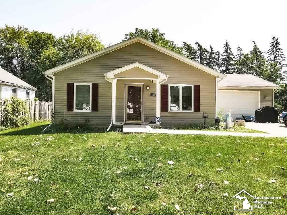 Property Photo:  1021 Mulhollen  MI 48161-1841 