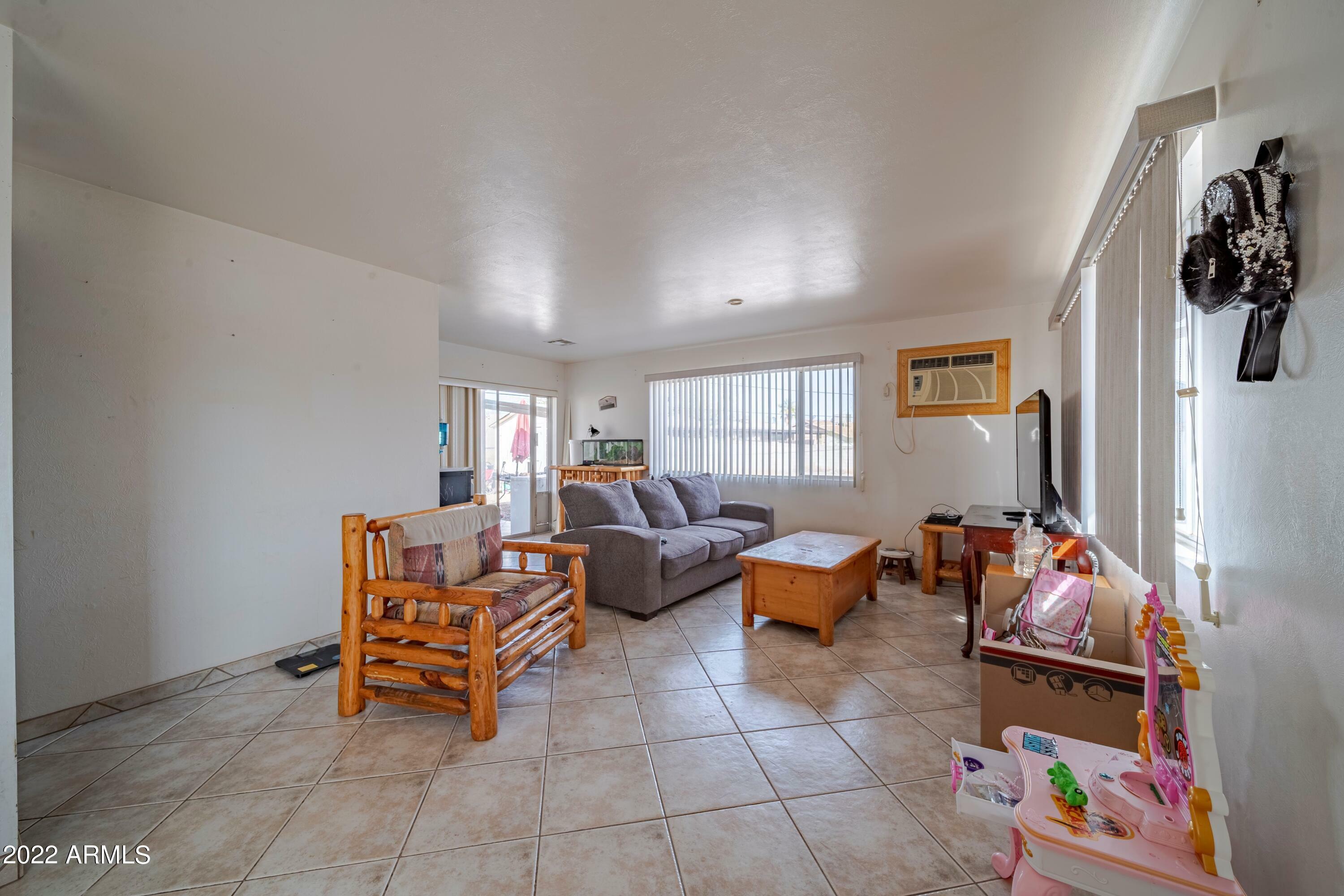 Property Photo:  738 Kachina Drive  AZ 85390 