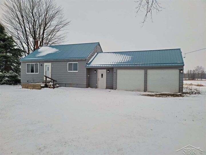8405 Easton Road  New Lothrop MI 48460 photo