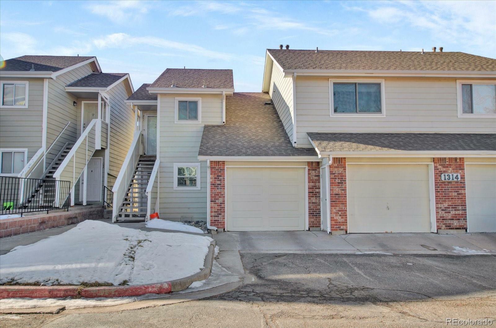 Property Photo: 1314 S Cathay Court 201 CO 80017