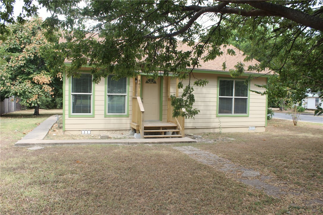 Property Photo:  501 N Lampasas Street  TX 78664 