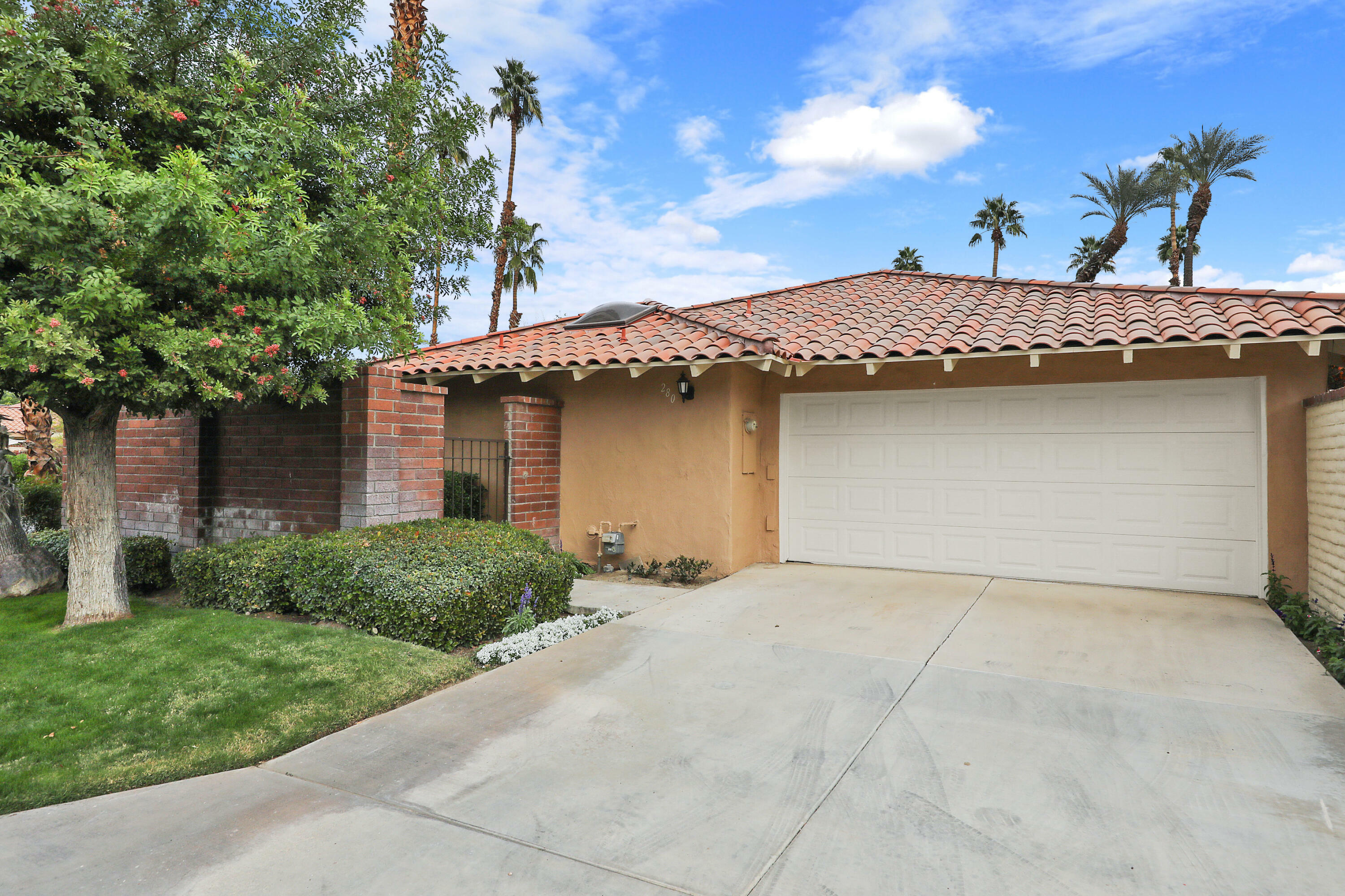 Property Photo:  280 Serena Drive  CA 92260 