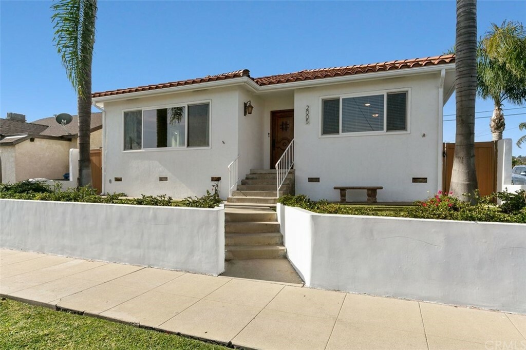 Property Photo:  2005 S Leland Street  CA 90731 